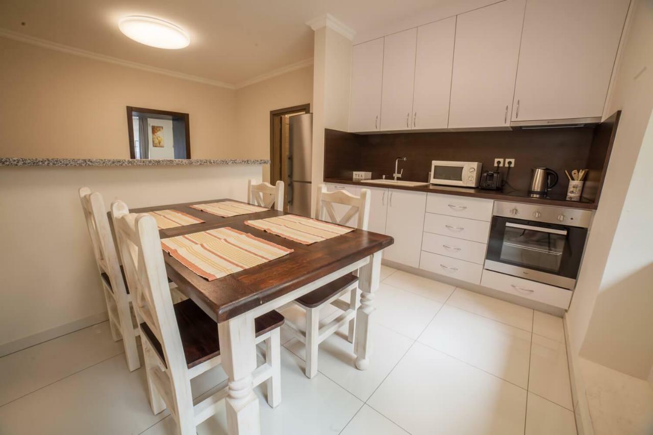 Spacious Apartment In City Center Братислава Экстерьер фото